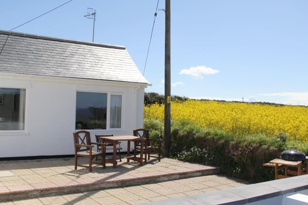 The Old Dairy, Land'S End, Sennen Apartment Exterior photo